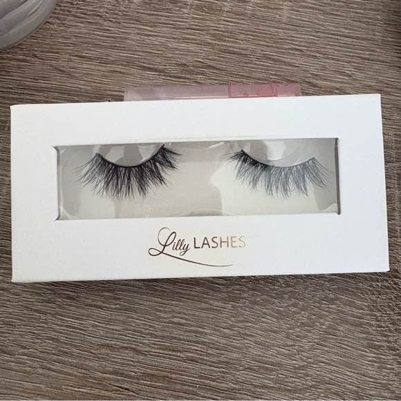 Lilly Lashes Black Wispy Lite Mink Lashes - Luxe - Picture 3 of 11